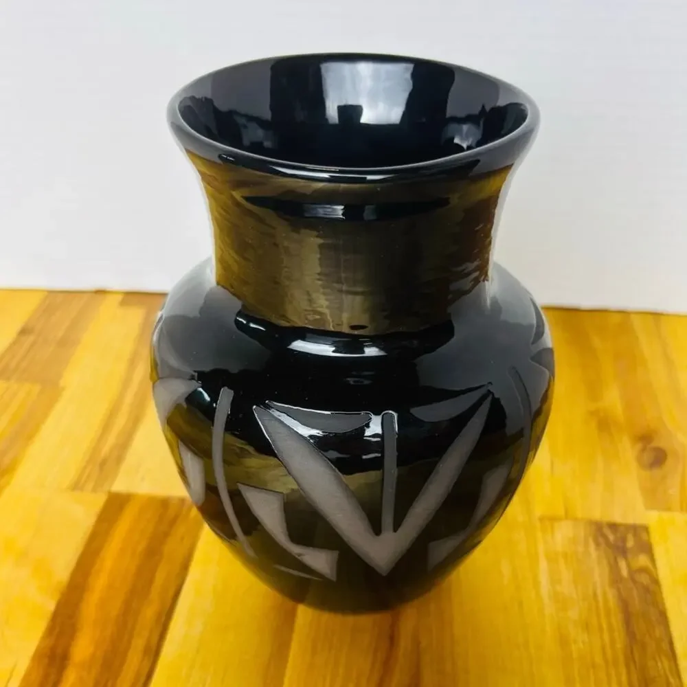VTG R Diane Martinez Black Vase Handmade Native American Pottery Artist 1992